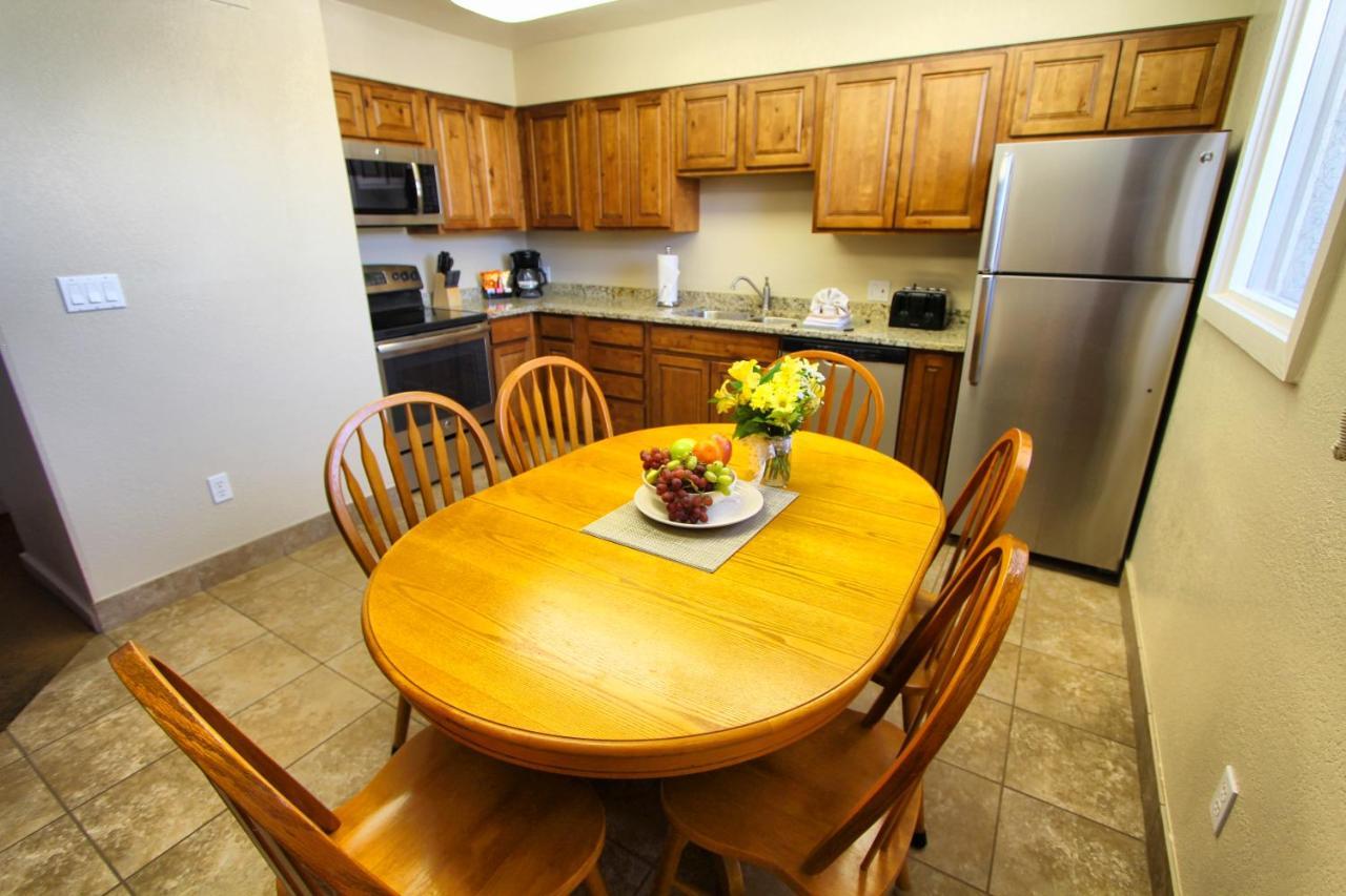 Villas At Southgate St. George Bagian luar foto
