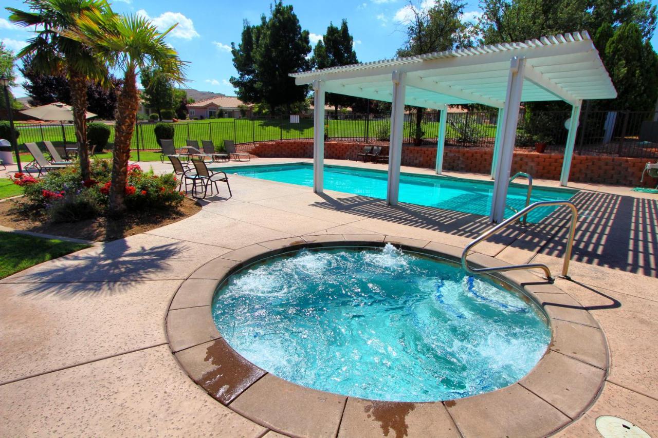Villas At Southgate St. George Bagian luar foto