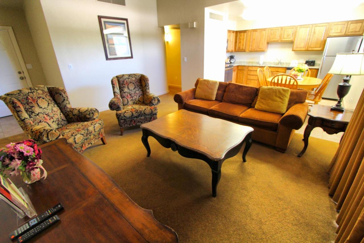 Villas At Southgate St. George Bagian luar foto